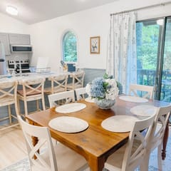Newly Renovated Condo at Ski Wintergreen Resort