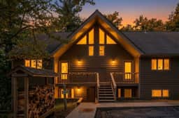 Pet-Friendly Retreat Walk to Slopes & Village! - Image 2