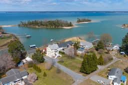 Waterfront Home with pool, dock, gameroom, and kayaks! - Image 2