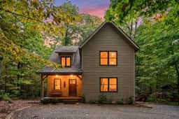 Wintergreen Resort, Hot Tub, Trails, and Ski! - Image 4