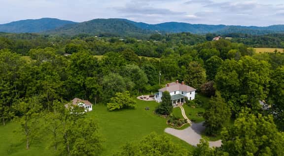 Blue Ridge Getaway - Image 5