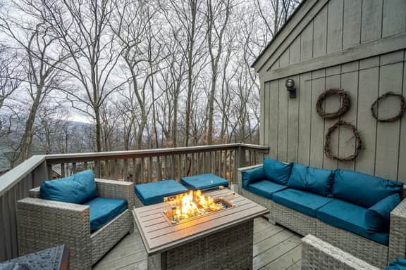 Walk to SKi Slopes  and Hot Tub - Image 3