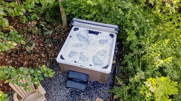 Walk to SKi Slopes  and Hot Tub - Image 4