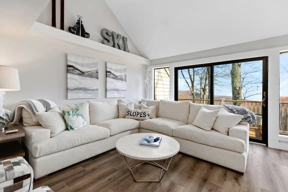 Your Ski-In and Ski-Out Wintergreen Escape - Image 1