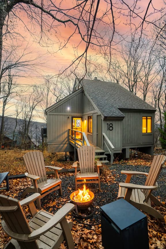 Walk to SKi Slopes  and Hot Tub - Image 1